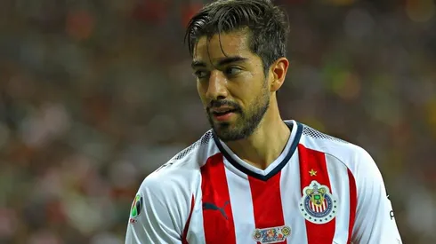 Pizarro estaría dispuesto a bajarse el sueldo para volver a Chivas