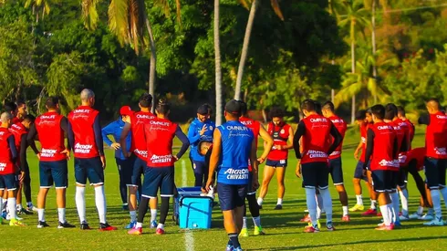 Regresa como campeón y se vuelve a ir de Chivas