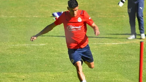 Uriel Antuna en un entrenamiento con Chivas