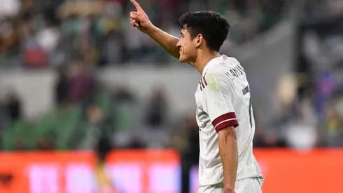 Uriel Antuna en un partido con México