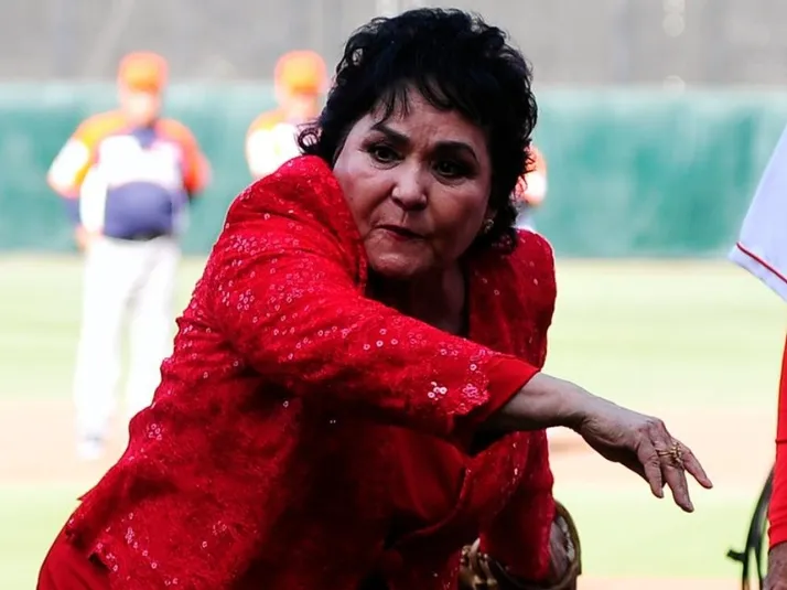 Chivahermanos lloran por la muerte de Carmen Salinas 