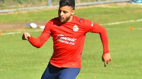 Chivas tiembla por la renovación de Alexis Vega