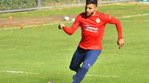 Alexis Vega durante un entrenamiento con Chivas