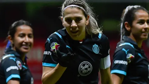 "Licha" casi amarra título de goleo, en la paliza de Chivas sobre Toluca