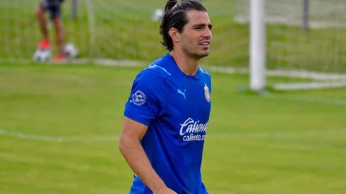 El 'Pollo' en un entrenamiento de Chivas