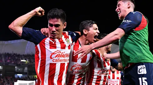 Zaldívar mete a Chivas al Repechaje