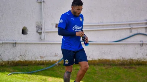Alexis Vega en un entrenamiento de Chivas