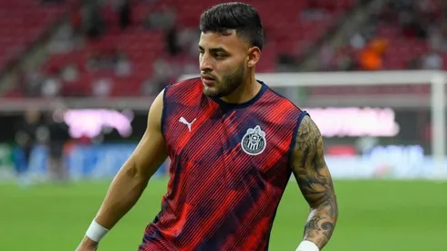 Alexis Vega en un partido de Chivas