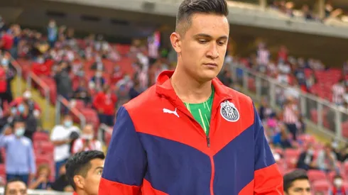 Los dos jugadores que tienen pie y medio fuera