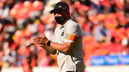 Ambriz en un partido con el León