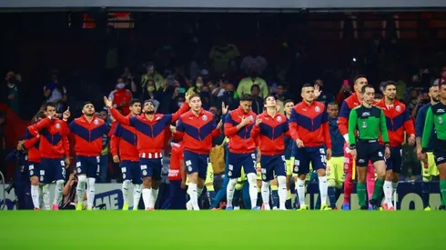 Chivas sigue sin convencer