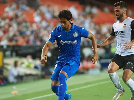 Macías se queda solo en España