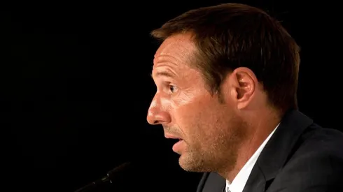 Van't Schip en su presentación con Chivas