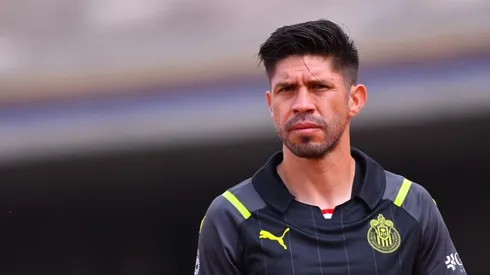 Oribe Peralta en un partido con Chivas de Guadalajara