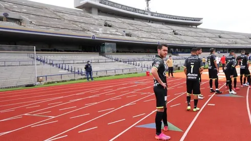 Jesús Angulo en un partido de Chivas