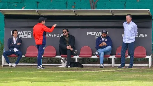Amaury Vergara en el entrenamiento de Chivas