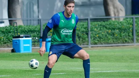 Luis Olivas en un entrenamiento de Chivas