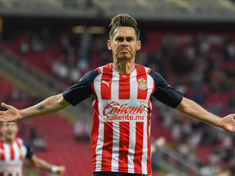 El Canelo se pasa el susto... ¡tatuándose!