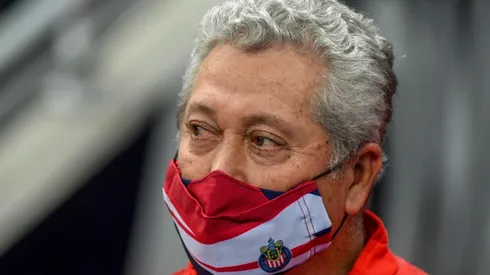 Un titular causa baja de último momento en Chivas