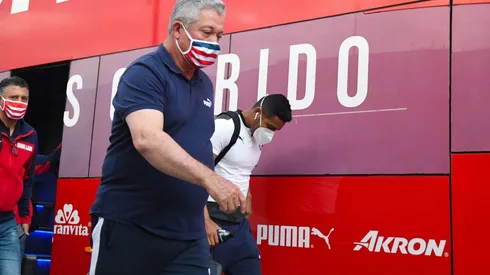 Afición de Chivas pide despido de Vucetich