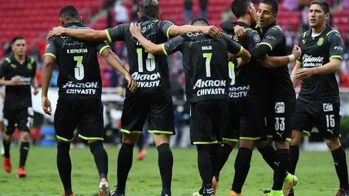 Vucetich respira con triunfo agónico de Chivas