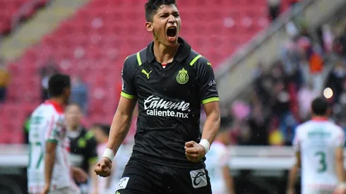 Zaldívar marca el gol de la victoria