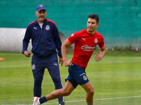 Jesús Molina renovó su contrato con Chivas