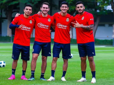 Así podría formar Chivas con los medallistas vs. Santos