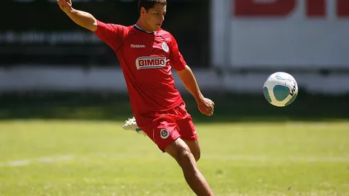 Chicharito se fue de chivas en 2010.