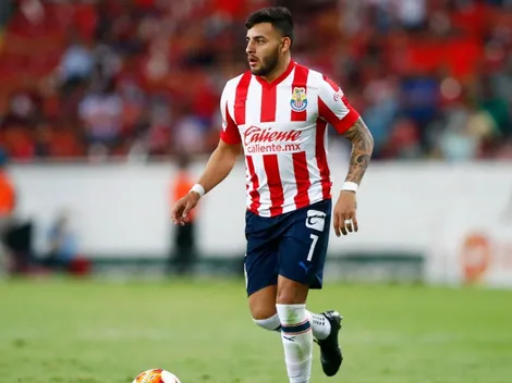 Cada vez más lejos de Chivas y más cerca de Europa