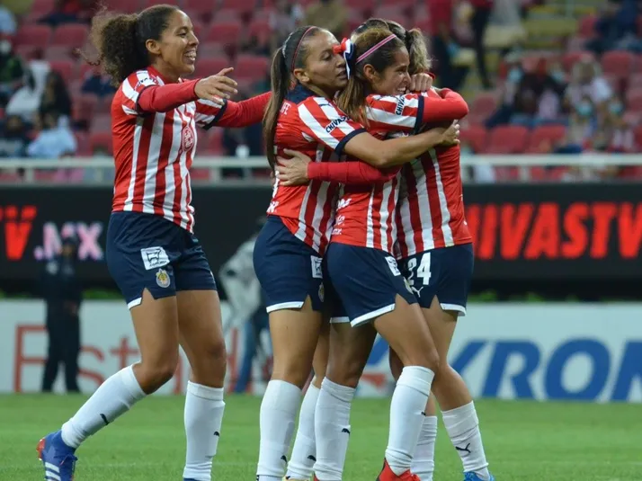 Chivas aplastó a San Luis con estos goles