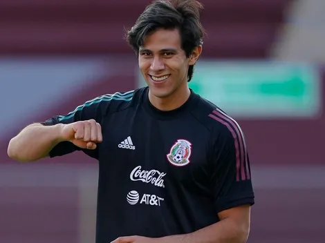 JJ Macías recibe consejo de un americanista