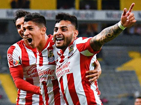 Los delanteros que le quedan a Chivas con la salida de Macías