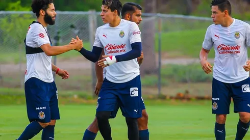 Calderón fue el autor del primer gol de Chivas.