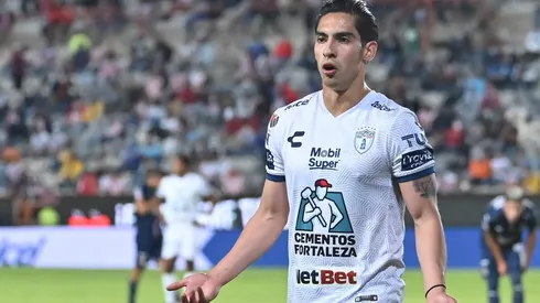 Erick Aguirre se sigue alejando de Chivas