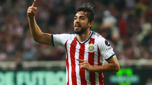 Pizarro cayó con el pie derecho en Chivas.