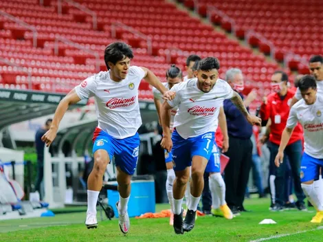 Macías y Vega encabezan lista de jugadores de Chivas sin vacaciones