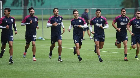 Alanís y Van Rankin siguen siendo jugadores del Rebaño Sagrado.
