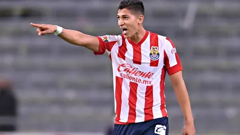 Video: Golazo de tacón de Zaldívar para ganar el Clásico