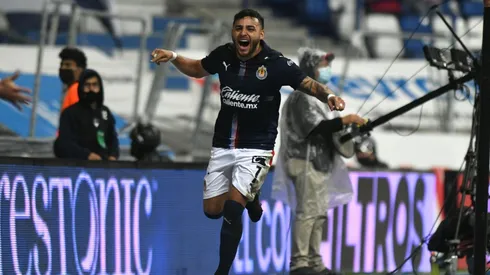 Alexis Vega le dio el triunfo al Rebaño Sagrado.