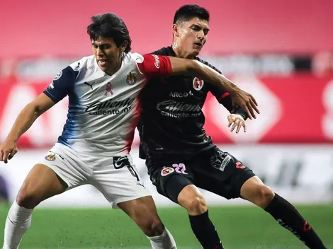 Chivas confirma uniforme para recibir a Xolos