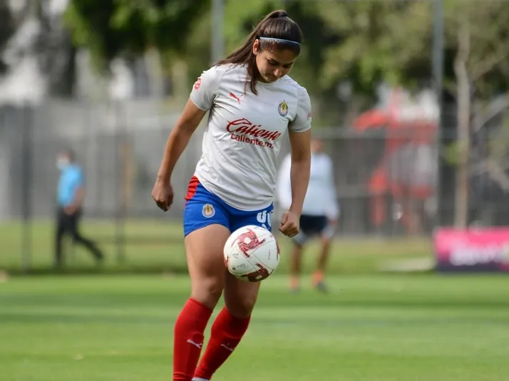 Chivas Femenil pierde a una de sus figuras por 8 meses