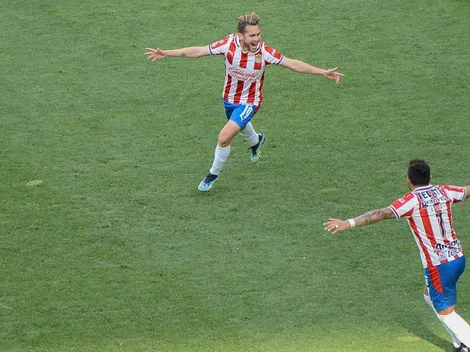 Golazo de Angulo para empate de Chivas 1-1 