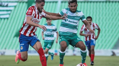 Hiram Mier volverá a la titularidad con las Chivas.