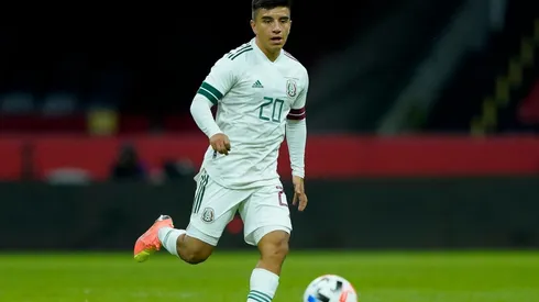 El volante de Chivas perdió su lugar para estar en el Preolímpico.