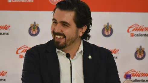 El dueño del Rebaño Sagrado cumplió su palabra tras perder el Clásico varonil.