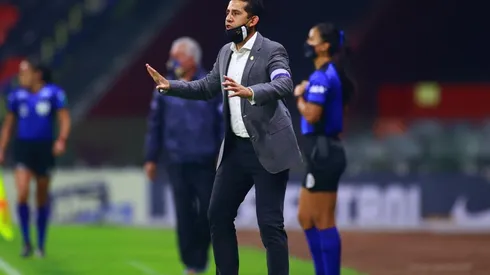 Mejía ganó su primer Clásico como entrenador de Chivas.