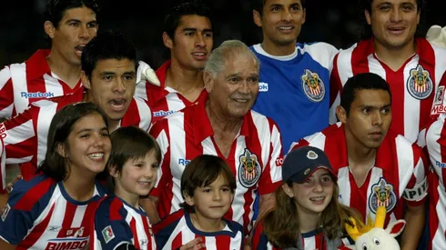 Chava Reyes recibió un homenaje en el 2008 en el Estadio Jalisco.