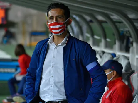 Chivas se defiende en la cancha, no hablando: Mejía