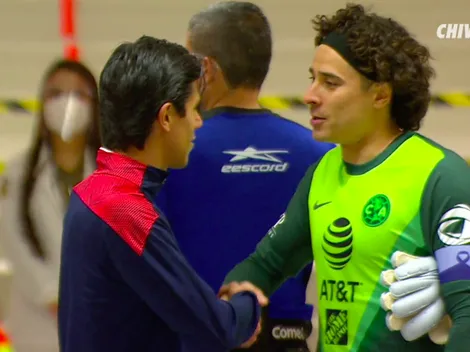 Jugadores de Chivas y América "se deshacen" en abrazos